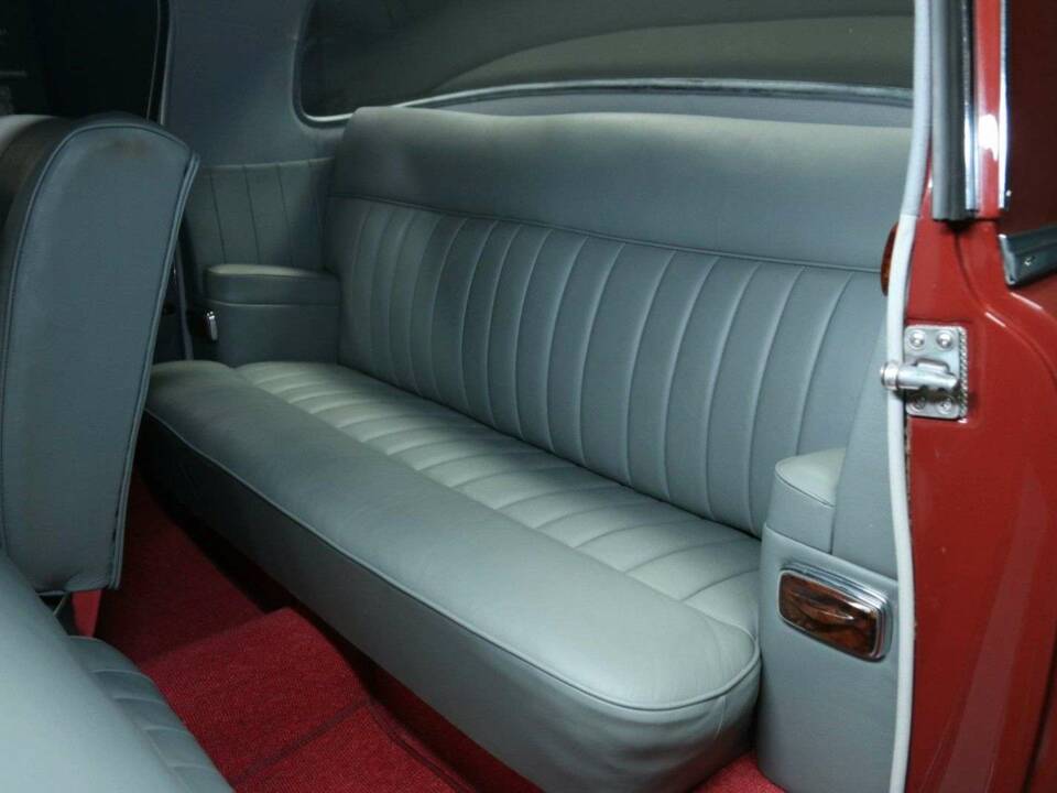 Imagen 24/50 de Mercedes-Benz 220 S (1957)