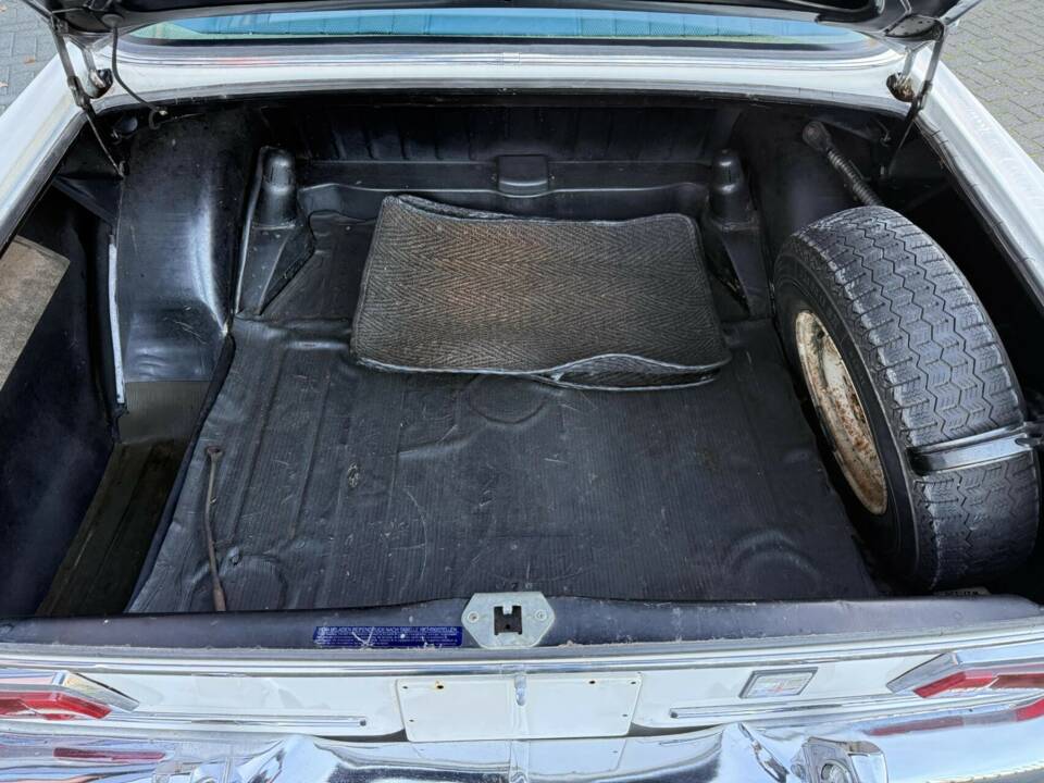 Bild 32/50 von Mercedes-Benz 230 (1968)