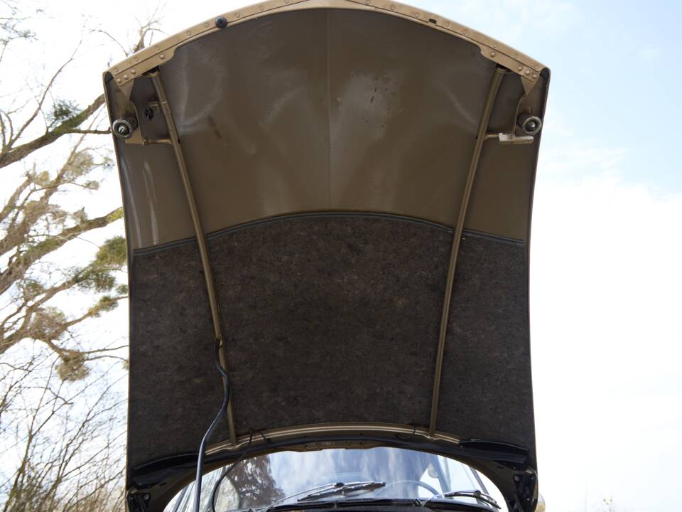 Image 23/28 of Citroën ID 19 (1966)