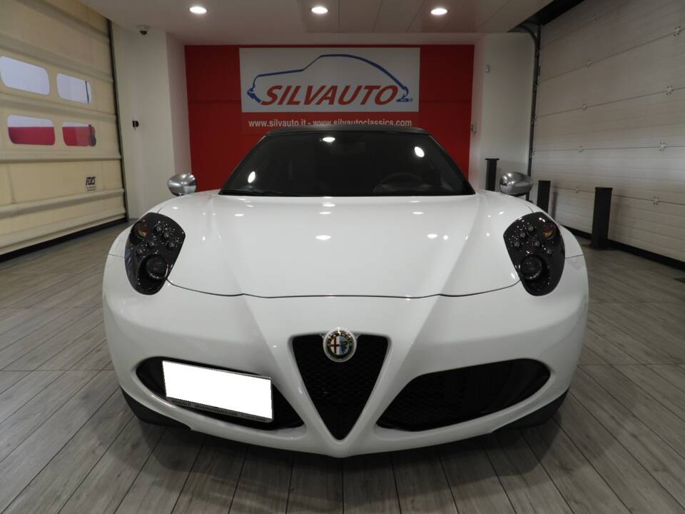 Image 2/15 of Alfa Romeo 4C (2014)