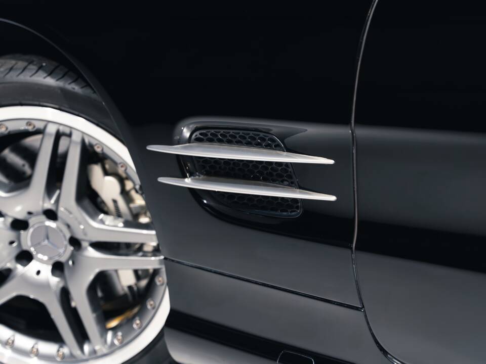 Image 10/31 of Mercedes-Benz SL 55 AMG (2003)