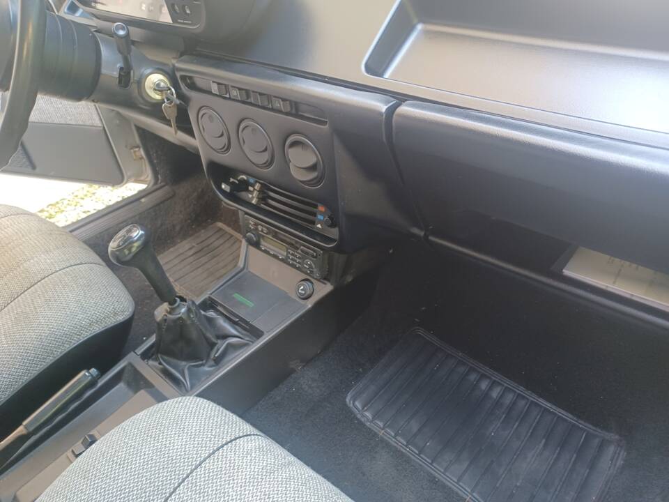 Bild 47/63 von Alfa Romeo 75 1.6 (1987)