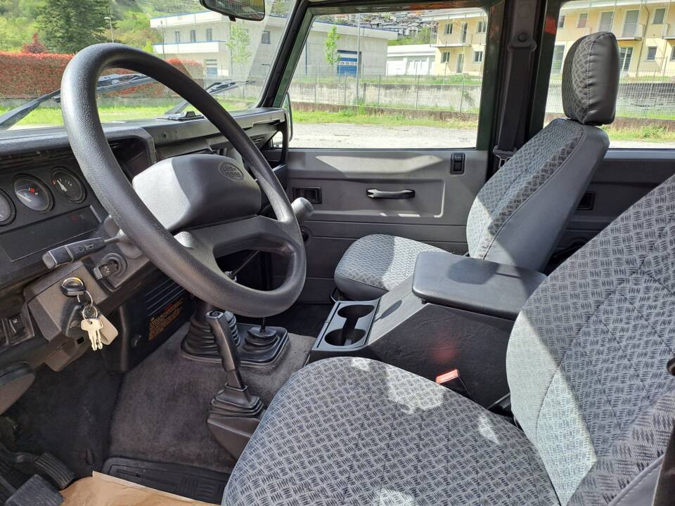 Imagen 14/15 de Land Rover Defender 110 Td5 (1999)