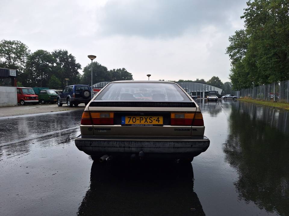 Image 6/14 of Volkswagen Passat TD  1.6 (1986)