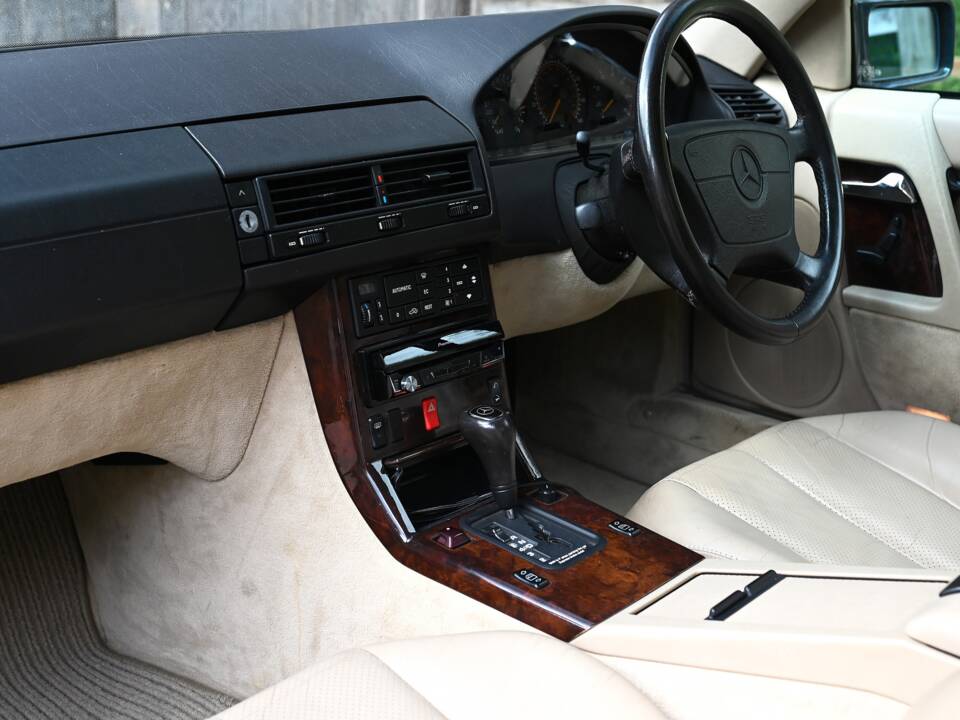 Image 4/21 de Mercedes-Benz SL 320 (1995)