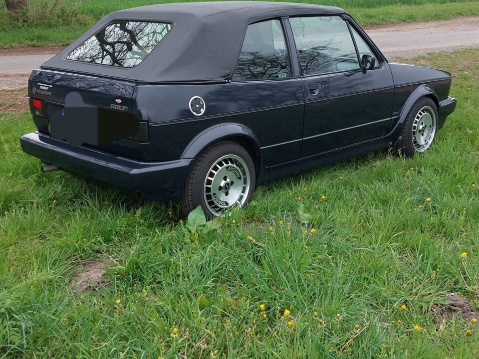 Image 4/4 de Volkswagen Golf Mk I Convertible 1.8 (1989)