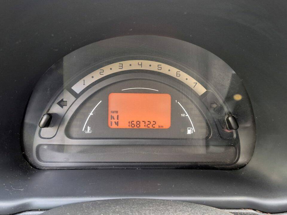 Image 28/54 of Citroën C3 1.6 16V (2004)