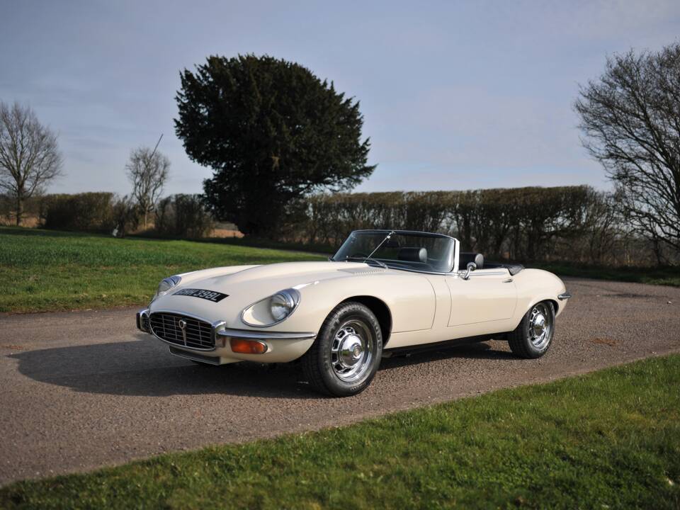 Image 4/37 de Jaguar Type E V12 (1972)