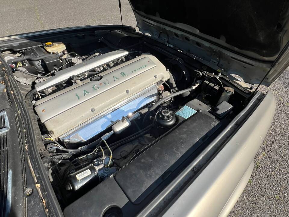 Image 18/31 of Jaguar XJ6 3.2 (1995)