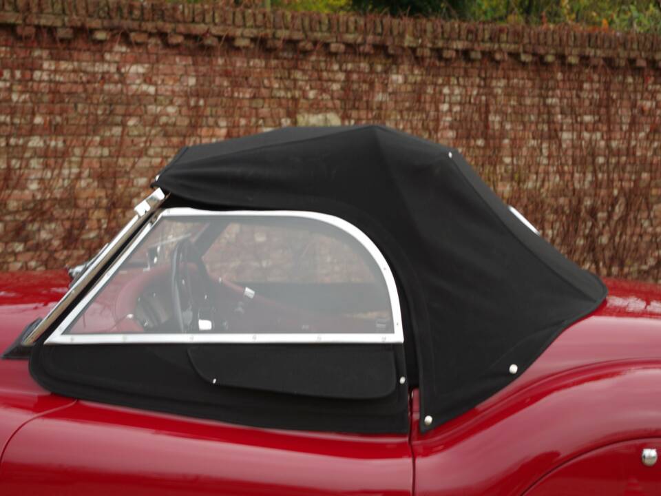 Image 9/50 of Jaguar XK 120 OTS (Alloy) (1949)