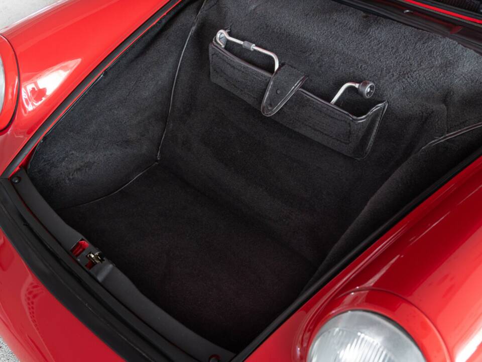 Afbeelding 43/48 van Porsche 911 Carrera 2 (1990)