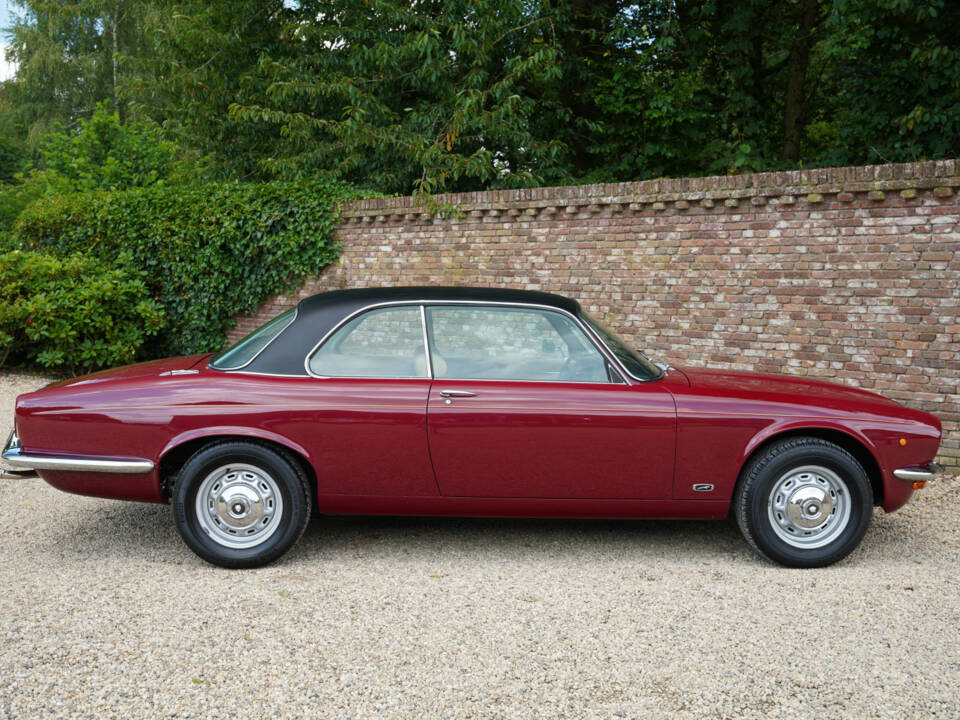 Imagen 14/50 de Jaguar XJ 6 L 4.2 (1977)