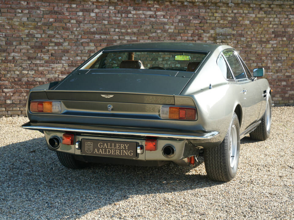Image 17/50 of Aston Martin V8 (1980)