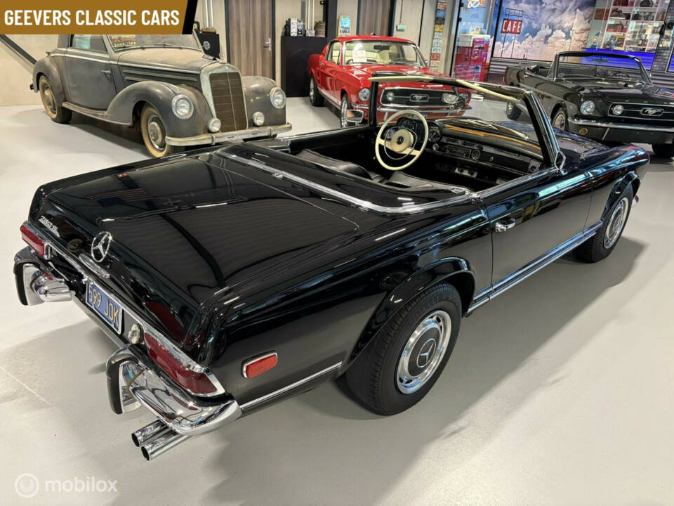 Image 11/19 de Mercedes-Benz 280 SL (1968)