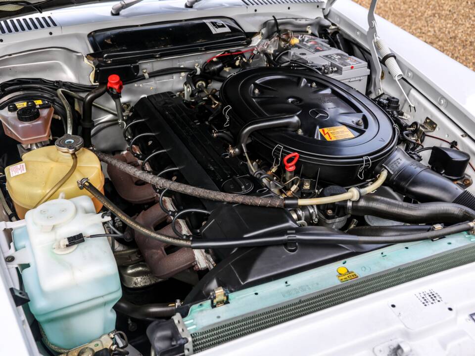 Afbeelding 37/50 van Mercedes-Benz 300 SL (1989)