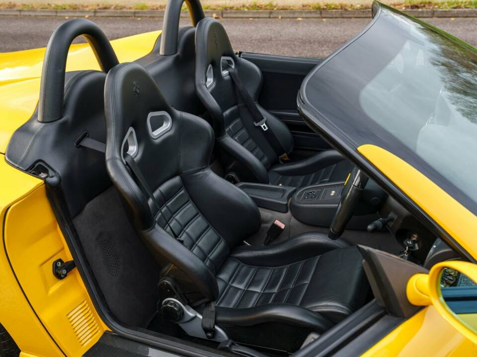 Immagine 25/30 di Ferrari 550 Barchetta (2001)