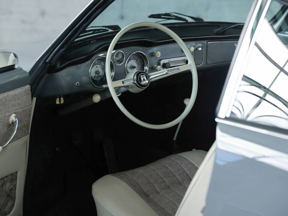 Image 19/50 of Volkswagen Karmann Ghia 1500 (1961)