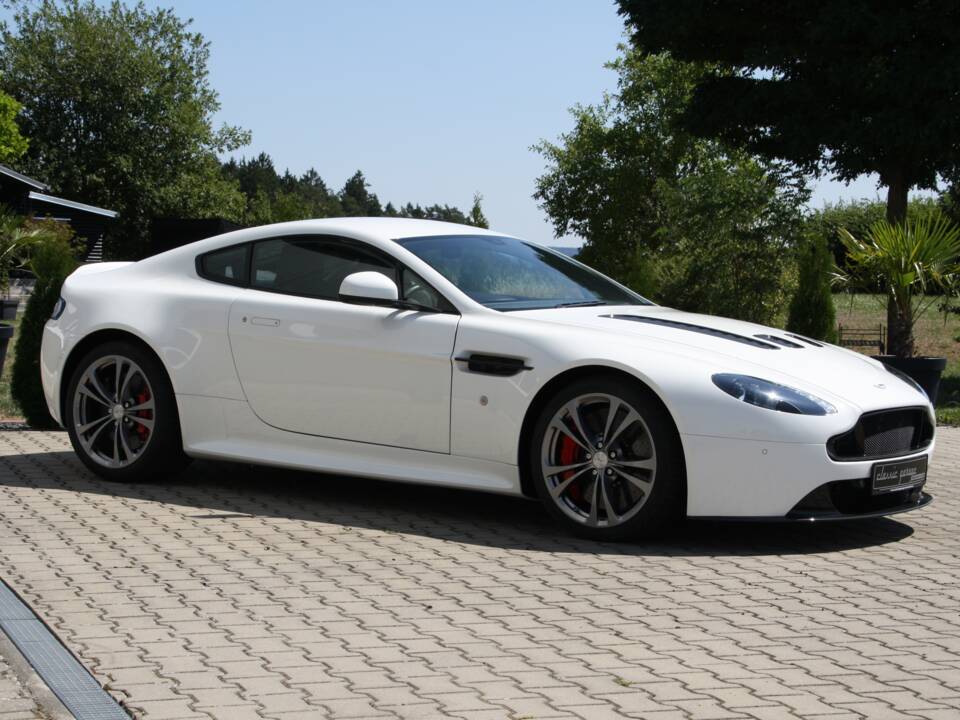Image 4/24 de Aston Martin V12 Vantage S (2015)