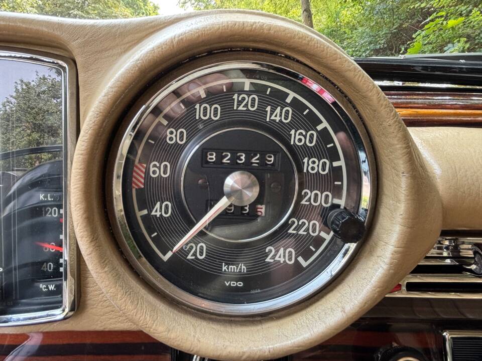Imagen 9/27 de Mercedes-Benz 280 SE 3,5 (1970)