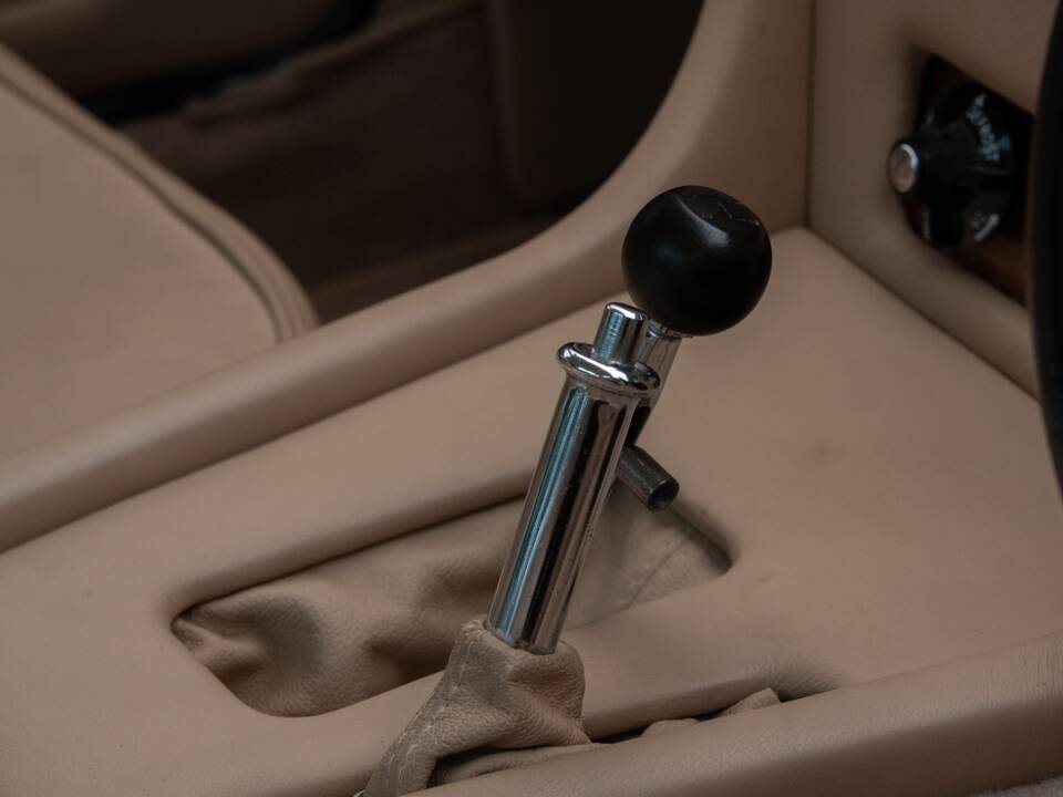 Image 41/50 of TVR Vixen Series 1 (1968)