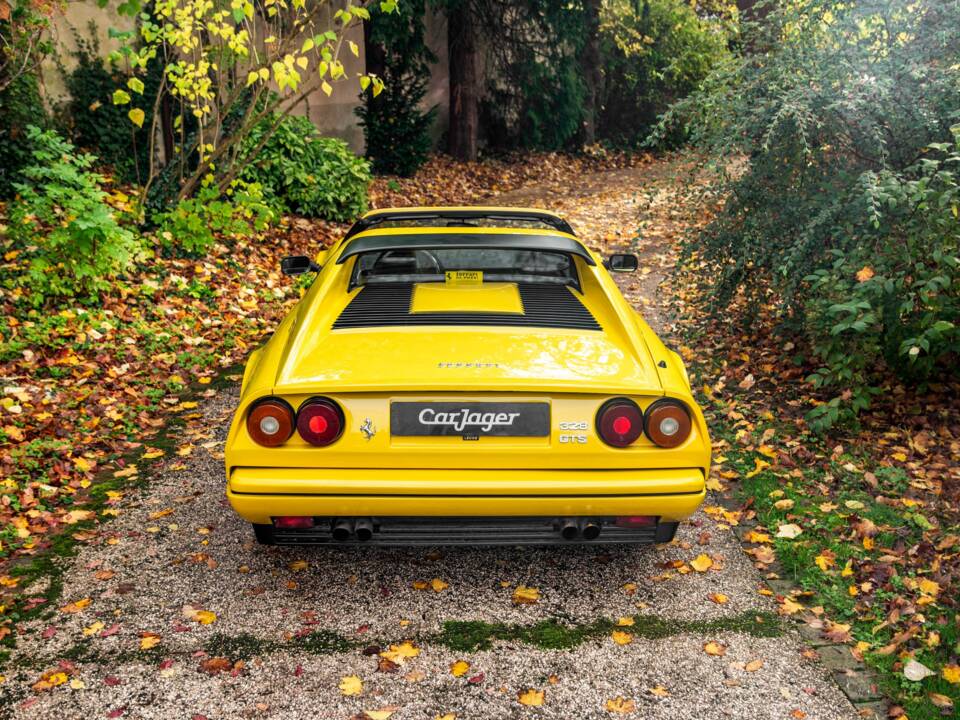 Bild 4/55 von Ferrari 328 GTS (1986)