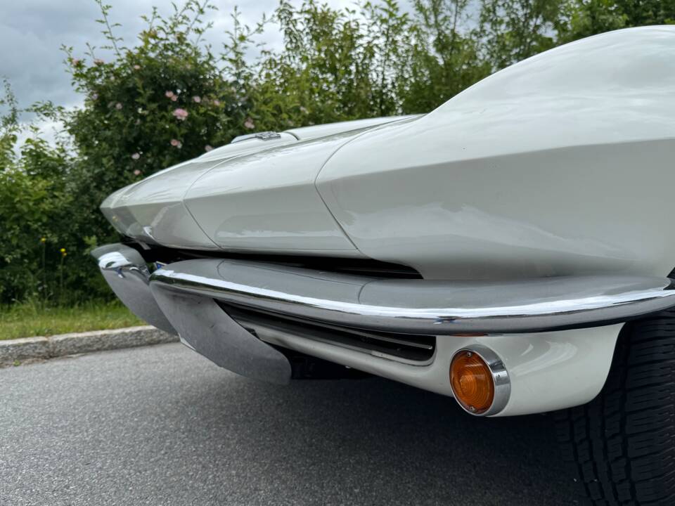 Image 19/52 of Chevrolet Corvette Sting Ray Convertible (1963)