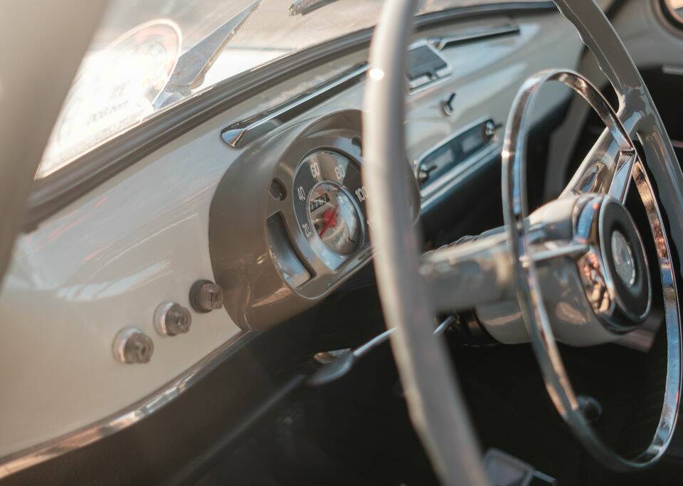 Image 8/8 of SEAT 600 E (1972)