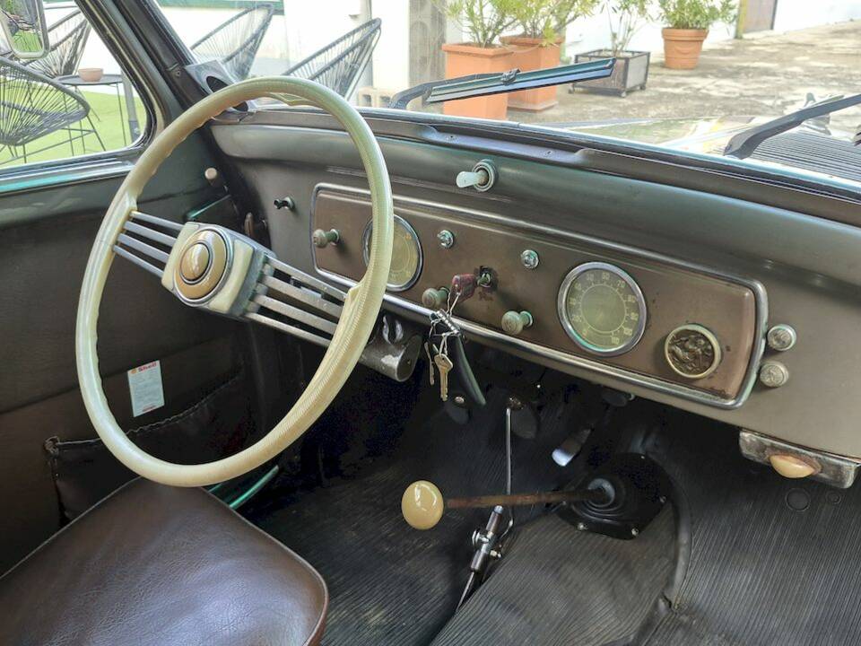 Image 30/42 of FIAT 500 C Belvedere (1953)