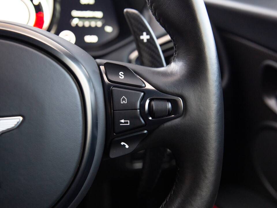 Immagine 59/84 di Aston Martin DBS 770 Ultimate Volante (2023)