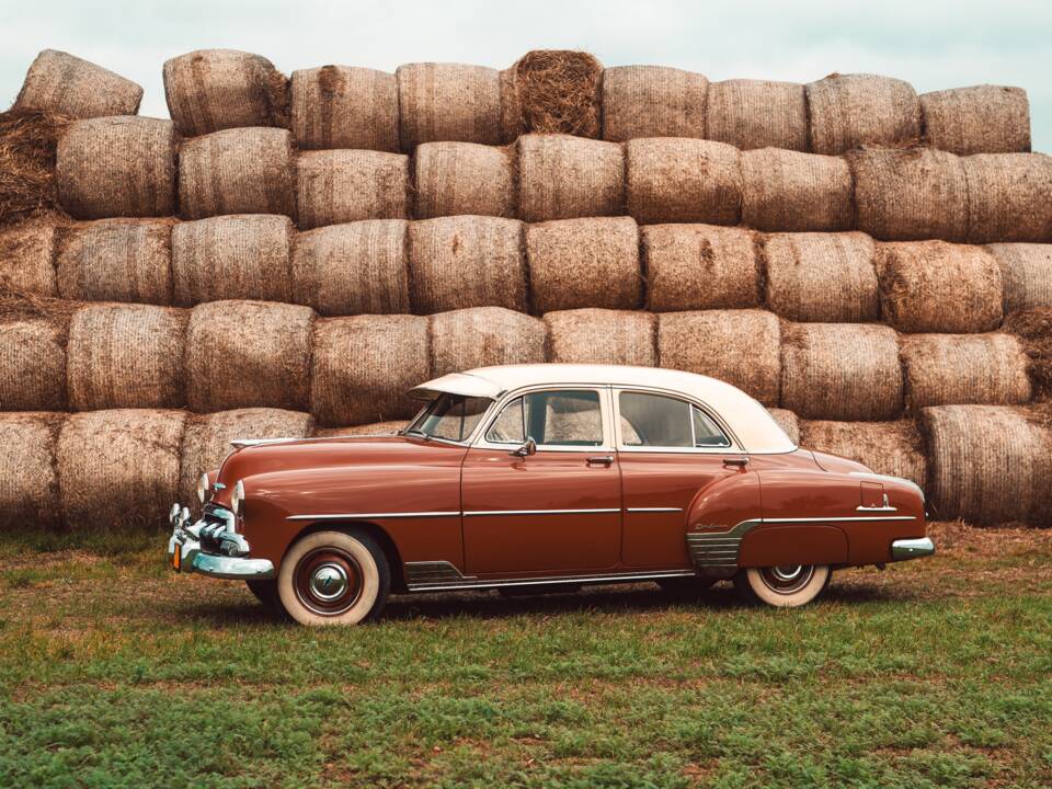 Image 2/28 of Chevrolet Deluxe Styleline (1952)
