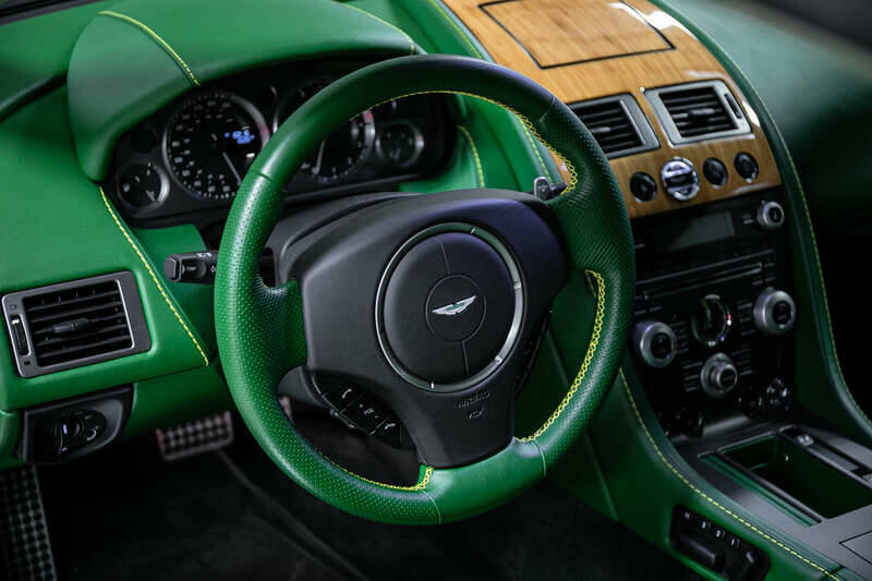 Immagine 11/43 di Aston Martin V8 Vantage (2010)