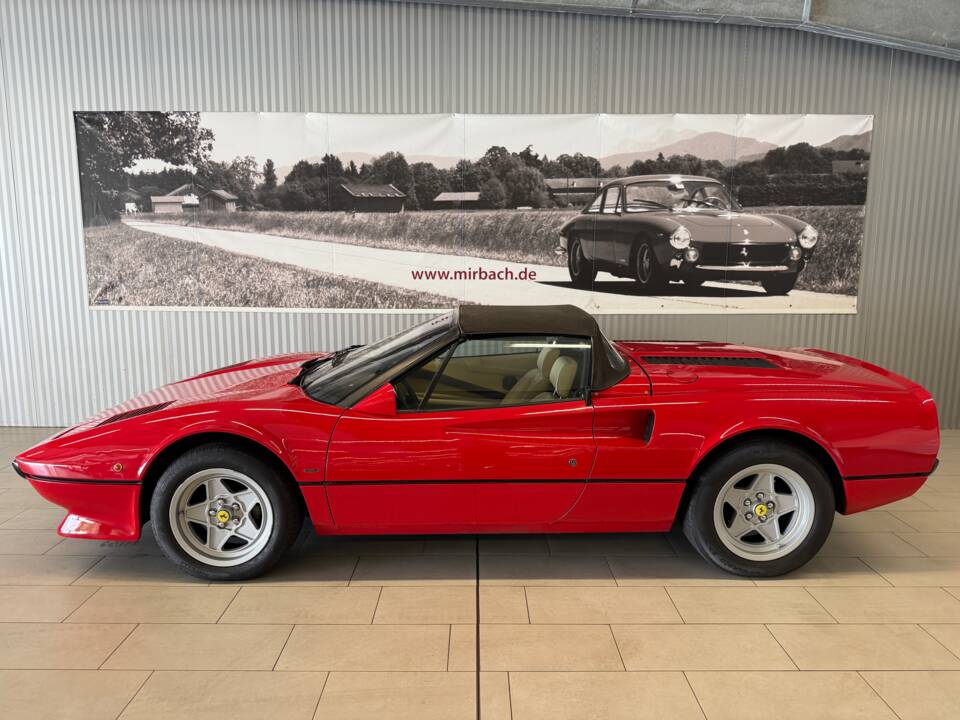 Afbeelding 2/21 van Ferrari 308 GTSi (1982)