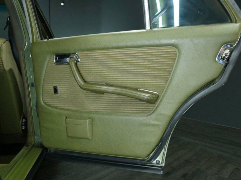 Bild 30/50 von Mercedes-Benz 300 D (1981)