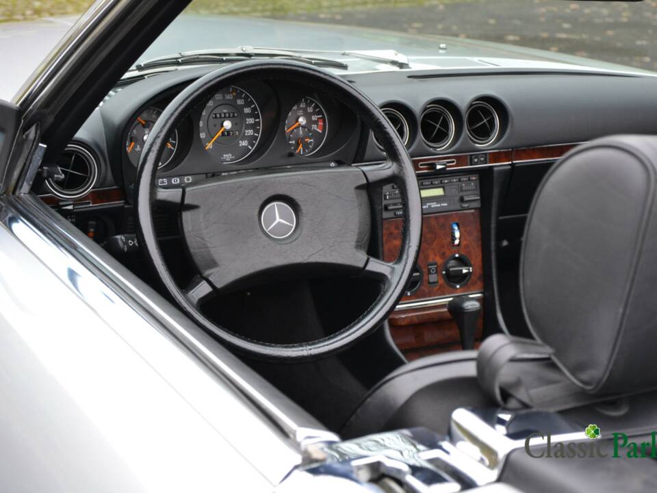 Image 38/50 of Mercedes-Benz 300 SL (1986)