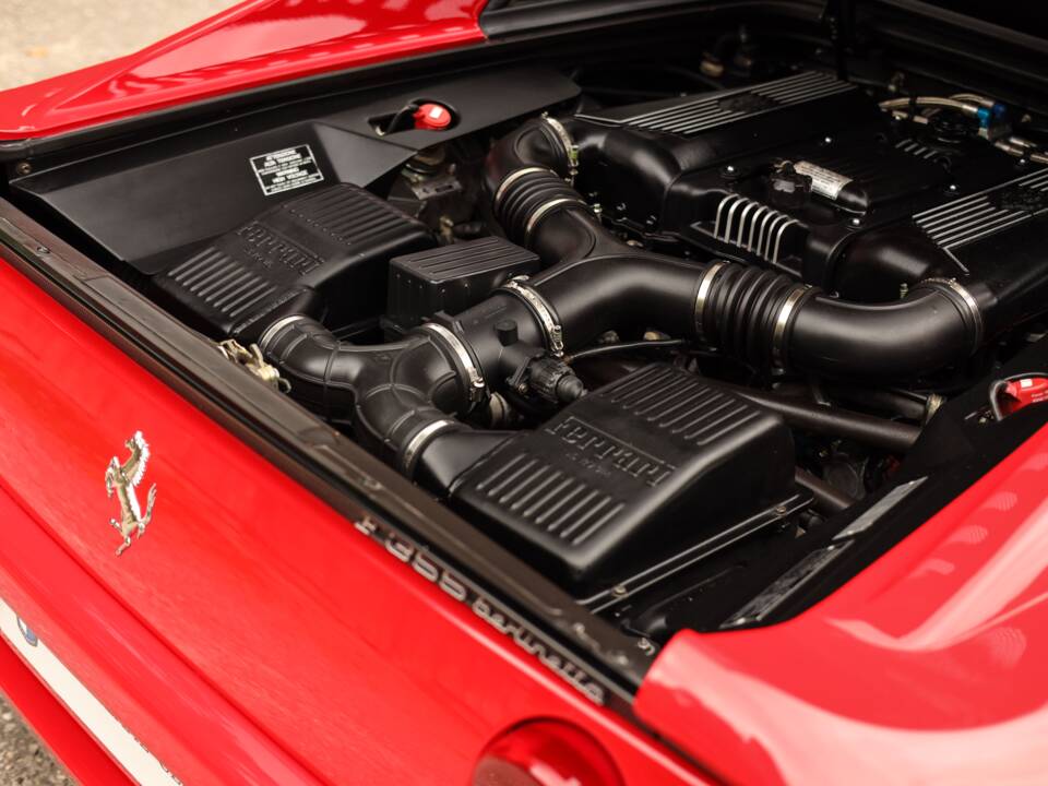 Image 32/93 of Ferrari F 355 Berlinetta (1997)