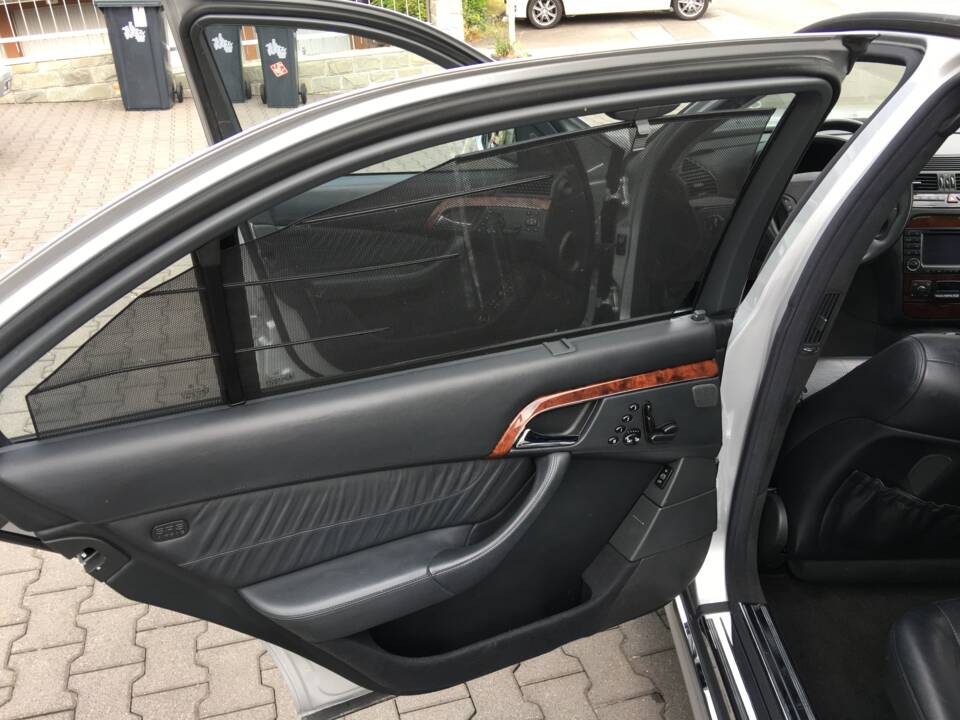 Immagine 8/38 di Mercedes-Benz S 55 AMG (2003)