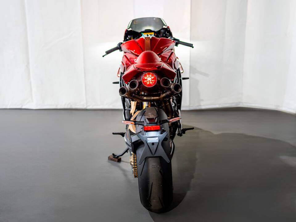 Bild 9/38 von MV Agusta DUMMY (2011)