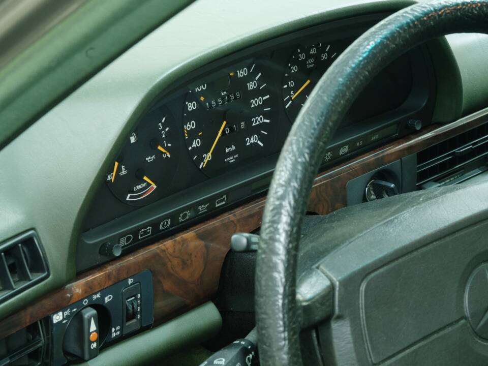 Bild 45/50 von Mercedes-Benz 300 SEL (1986)