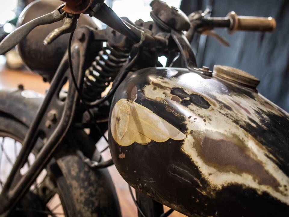 Image 15/17 of DKW RT 200 (1900)