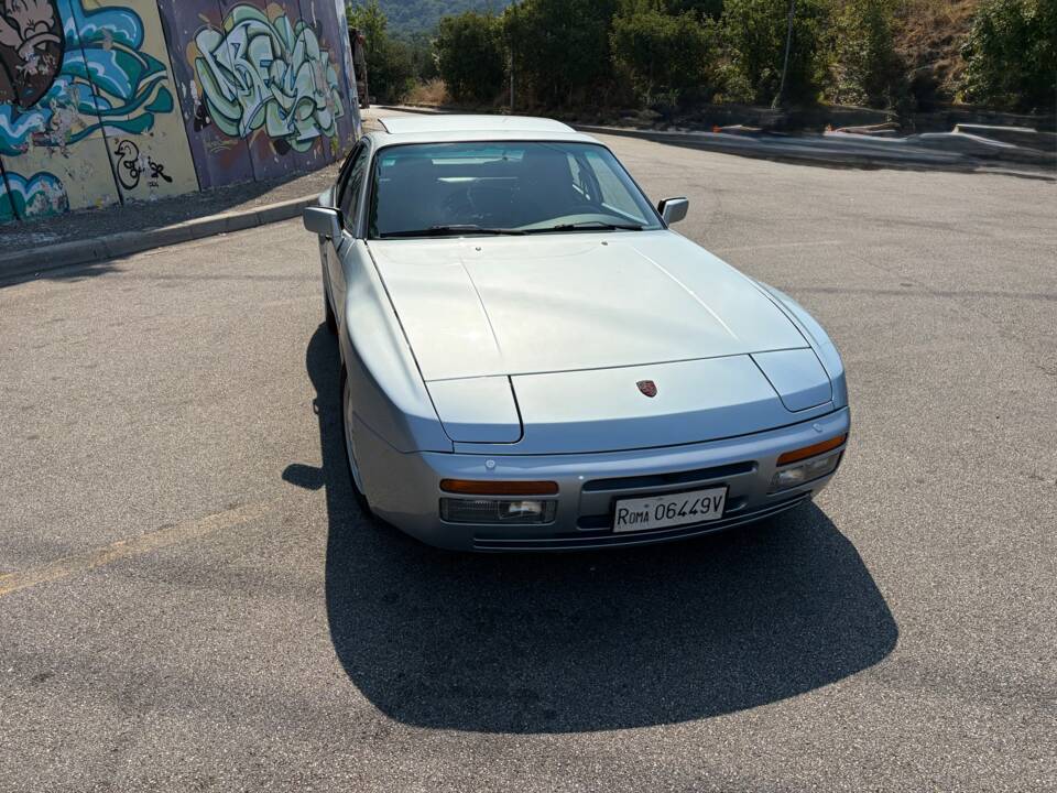 Image 4/98 of Porsche 944 Turbo S (1988)