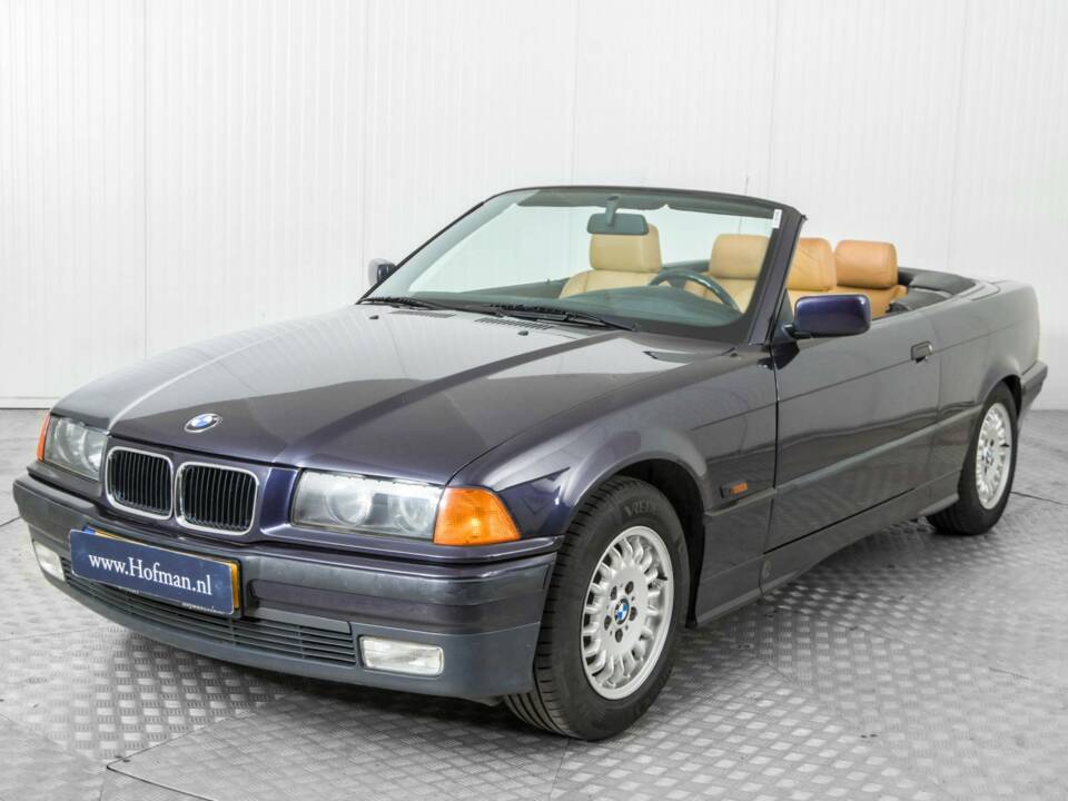 Bild 18/50 von BMW 318i (1996)