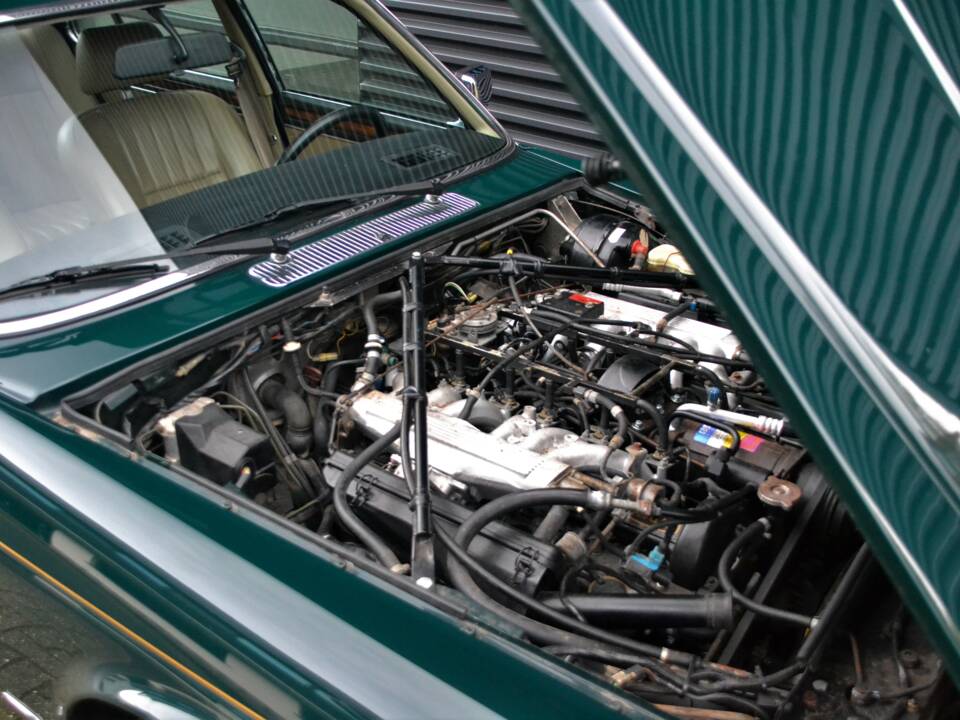 Image 12/29 de Jaguar XJ 12 (1992)