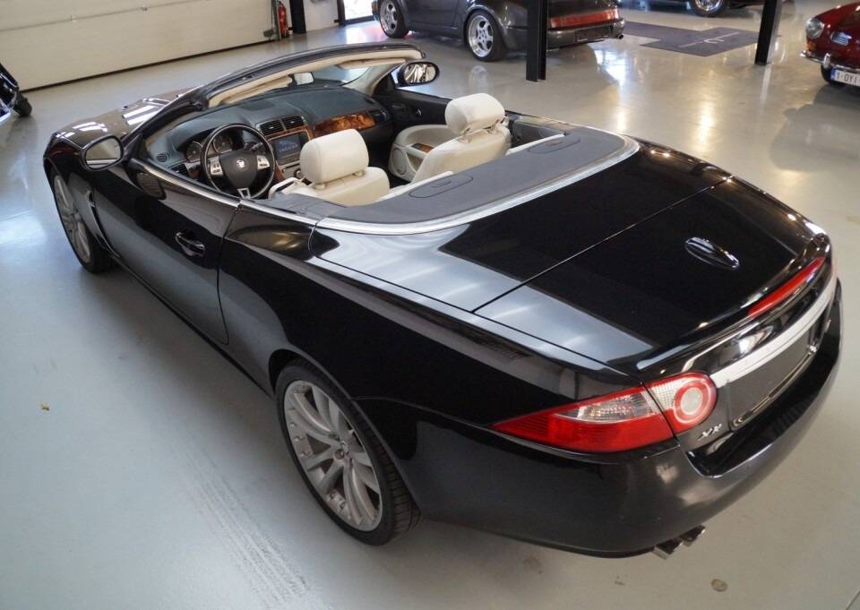 Bild 52/65 von Jaguar XKR (2009)