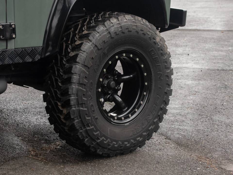 Image 19/50 de Land Rover Defender 110 Crew Cab SE (2010)