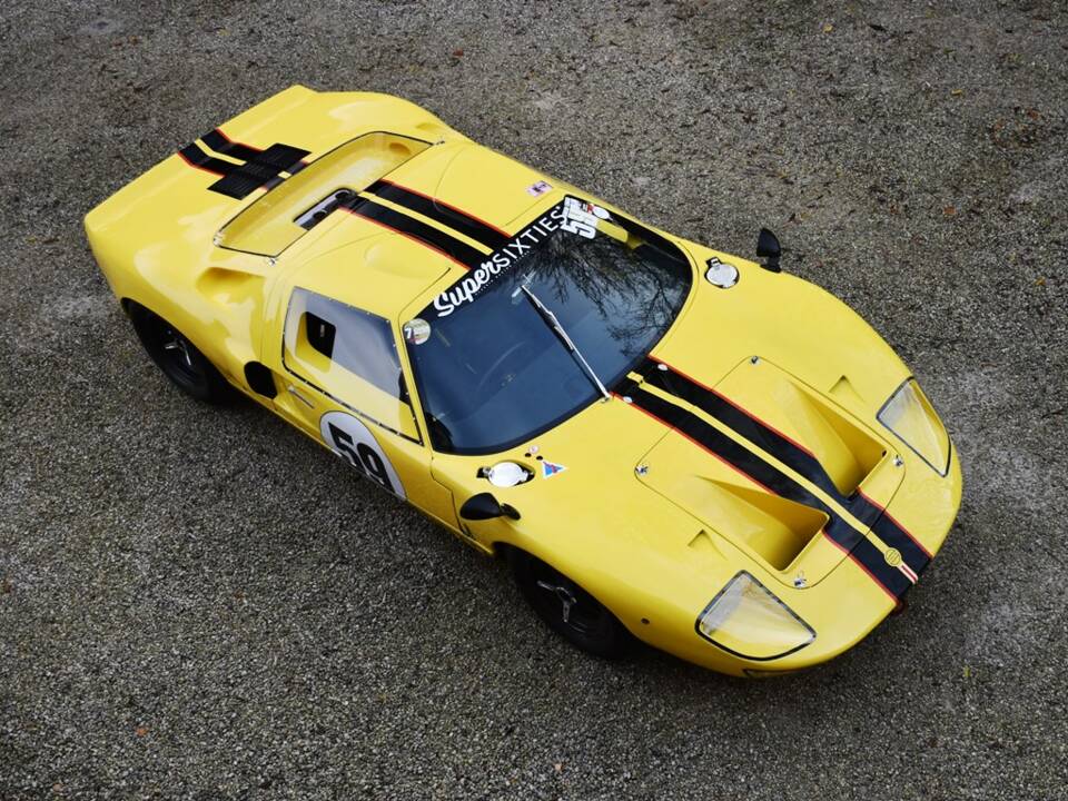 Image 8/31 of Ford GT40 (1965)