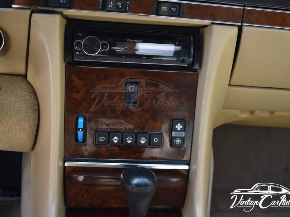 Image 49/75 de Mercedes-Benz 560 SL (1986)