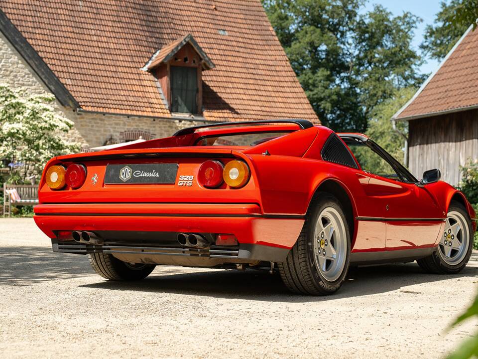 Bild 14/38 von Ferrari 328 GTS (1986)