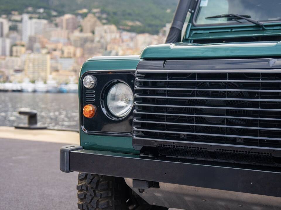 Image 50/50 of Land Rover Defender 110 (2004)