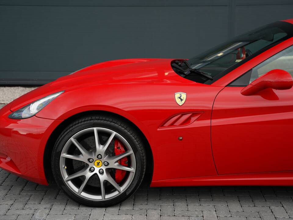 Image 27/50 of Ferrari California (2010)