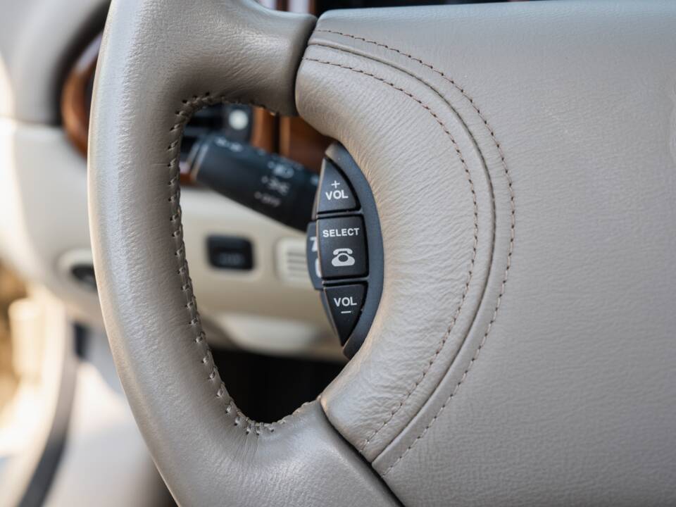 Image 67/91 de Jaguar XK8 4.0 (2000)